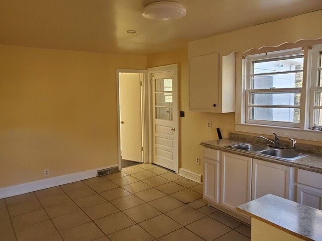 Building Photo - 2bd/1ba Near Downtown Greenville