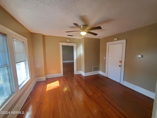 Building Photo - 3218 Herschel St