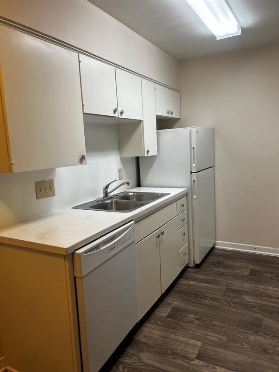 Building Photo - 1037 E 44th St