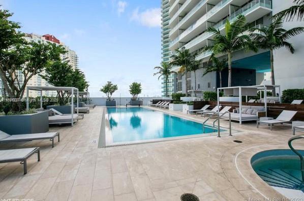 Building Photo - 1300 Brickell Bay Dr