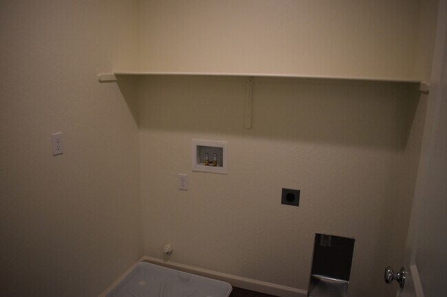 Building Photo - 4049 Cinnabar Ave