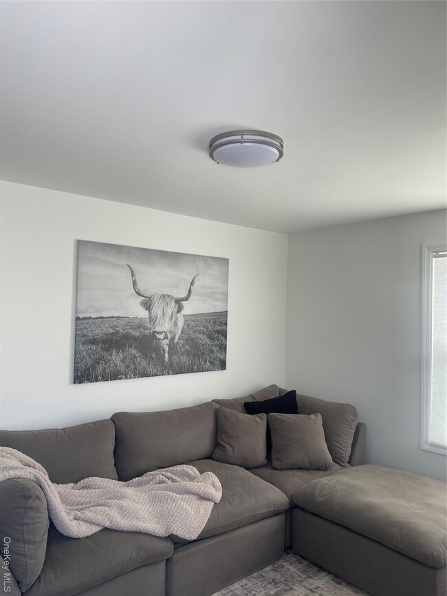 Building Photo - 7 Anawanda Rd