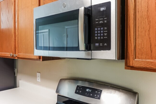 Building Photo - 5207 Riverwood Dr