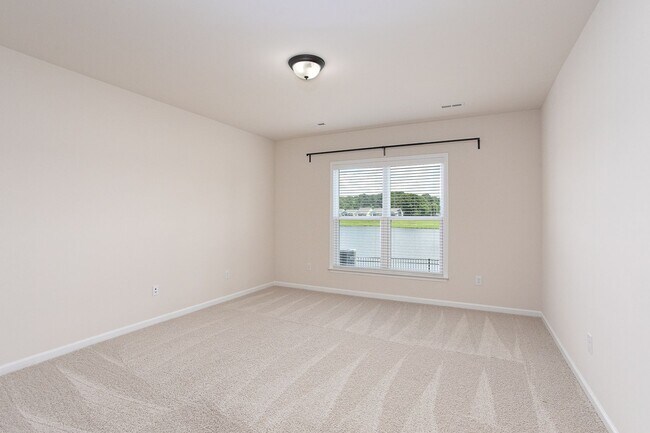 Building Photo - Beautiful 4-bedroom, 2-bath Home with Lake View!
