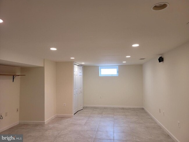 Building Photo - 1015 Veirs Mill Rd