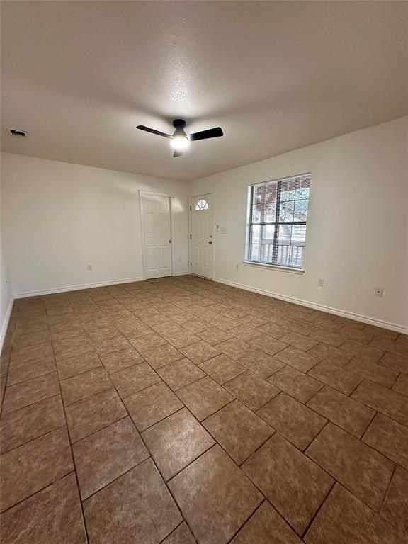 Building Photo - 112 Ave O