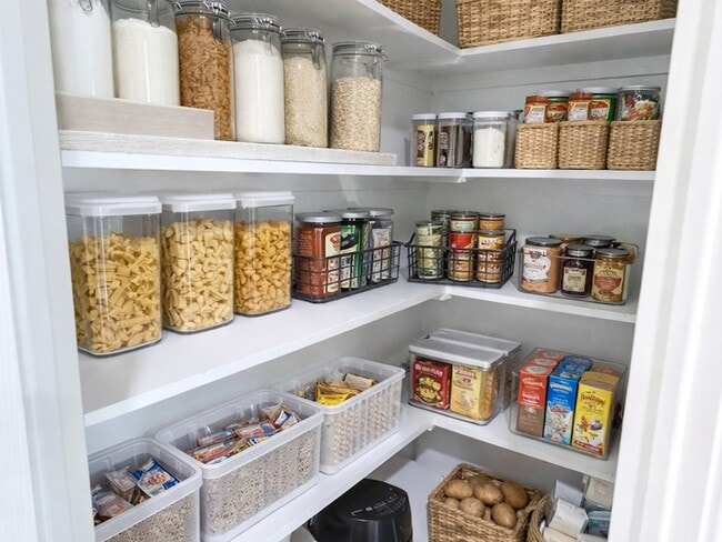 Building Photo - 9620 George Washington Dr