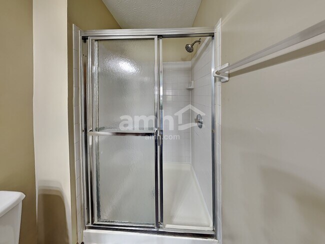 Building Photo - 1960 Queens Meadow Ln