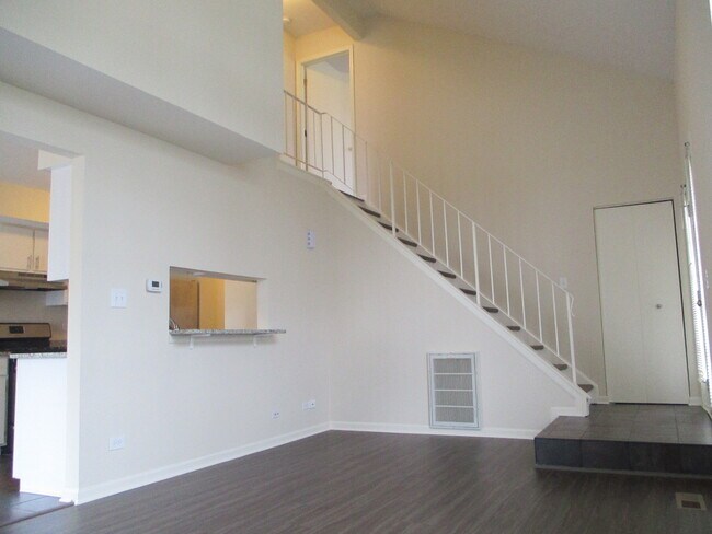 Building Photo - 203 Teak Ln