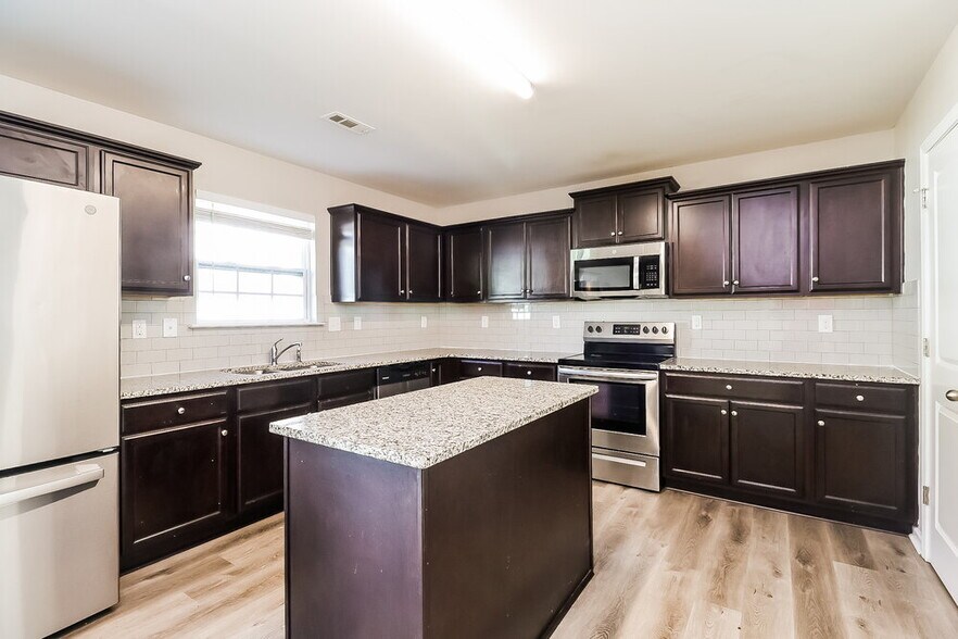 Building Photo - 6639 Broad Valley Ct