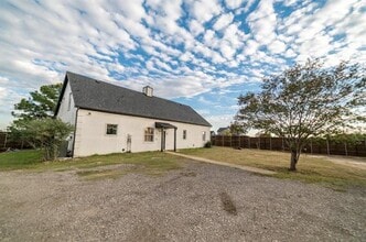 Building Photo - 954 Lloyd's Rd