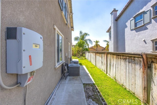 Building Photo - 1689 Tivoli Dr