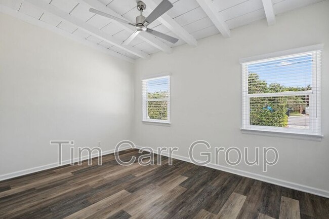 Building Photo - 375 E 20th St