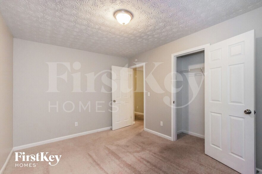 Building Photo - 3342 Crestview Ct