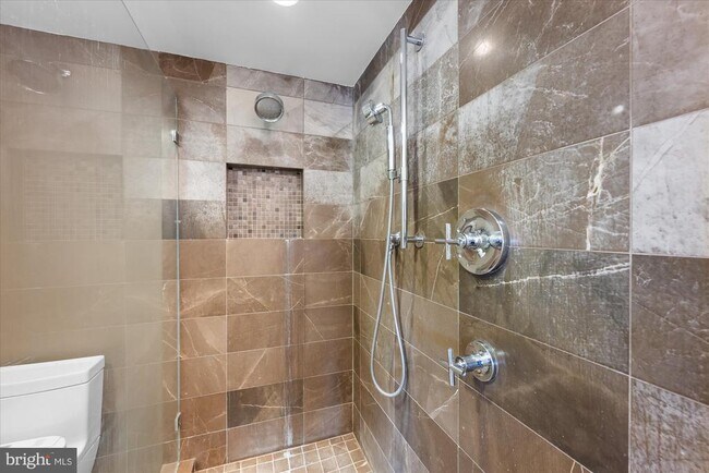 Building Photo - 4750 41st St NW