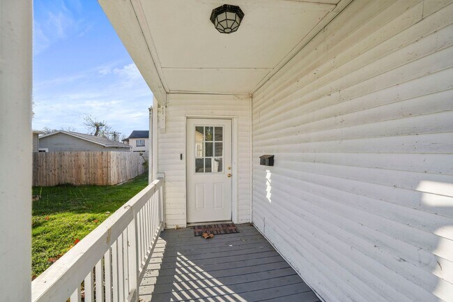 Building Photo - AVAILABLE IN DECEMBER