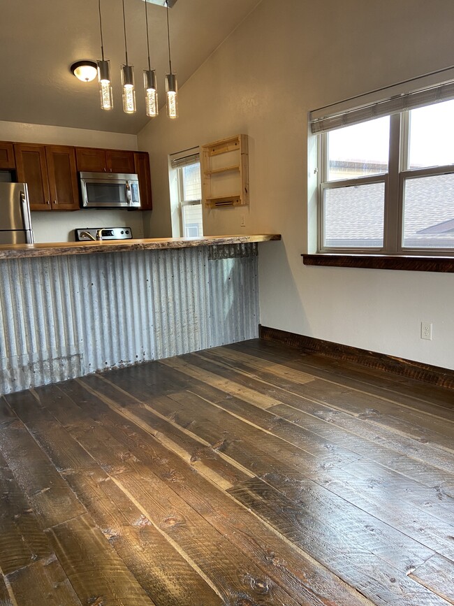 Building Photo - 11007 Cayuse Ct