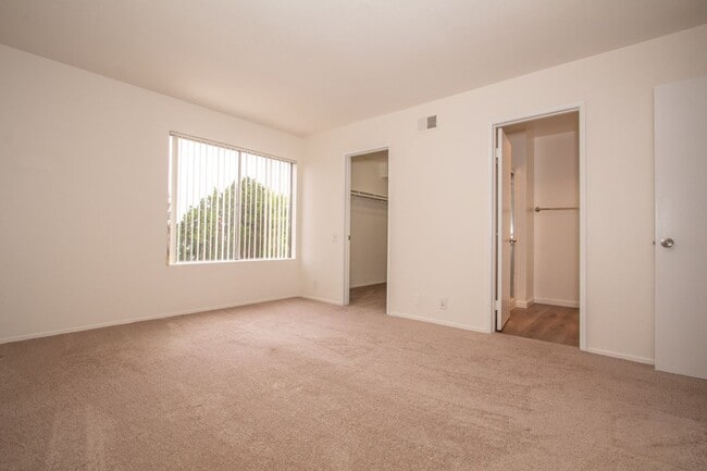 Building Photo - Spacious Two-Story 4 Bedroom/2.5 Bath Cardiff Cul-De-Sac Home Close to the Coast!