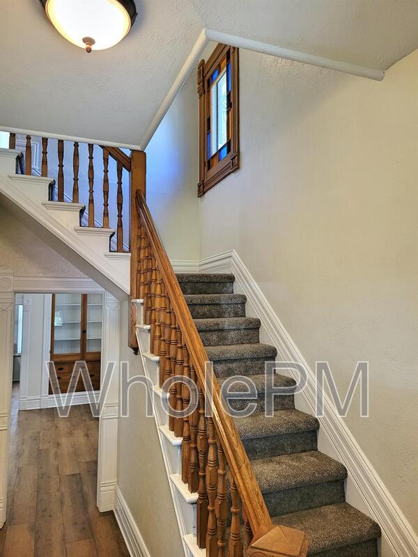 Building Photo - 721 Elati St