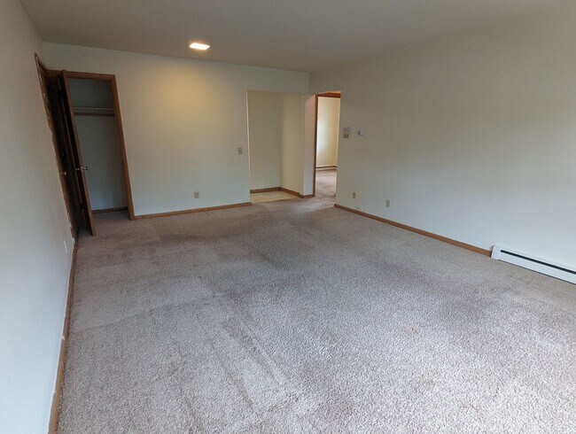 Building Photo - 909 S Brooks St