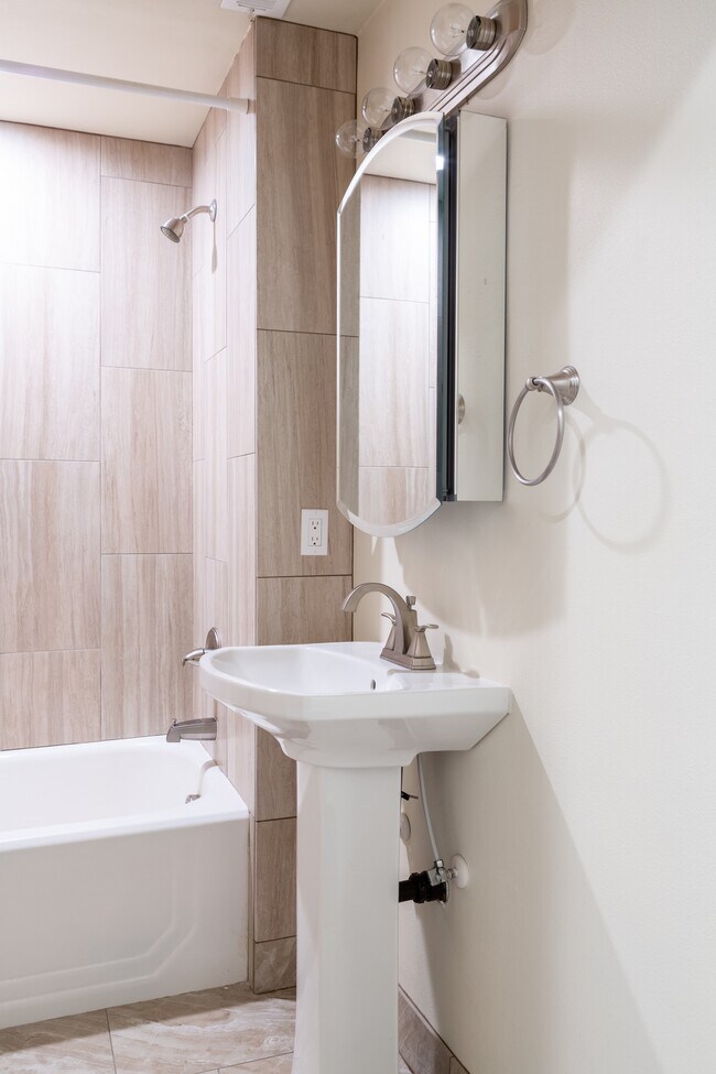 Building Photo - 13107 SE Division St