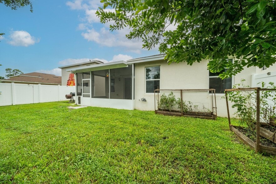 Building Photo - 6089 Wildfire Way