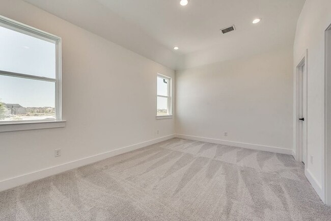 Building Photo - 14011 Bohannon Dr