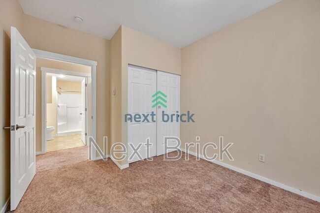 Building Photo - 107 164th St SE