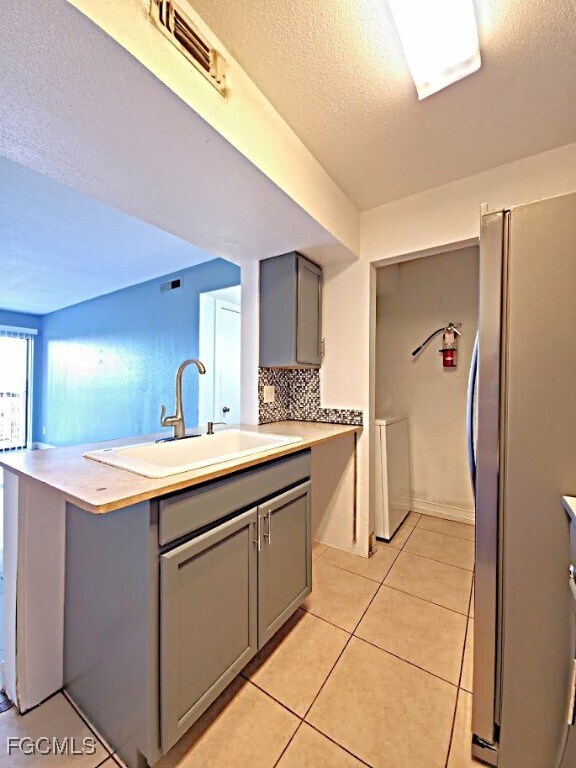 Building Photo - 2885 Winkler Ave