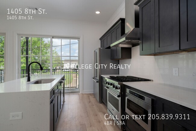 Building Photo - 1405 8th St