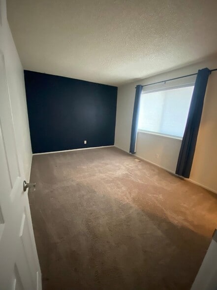 Building Photo - 9255 E Lehigh Ave