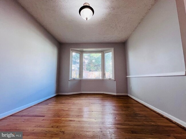 Building Photo - 305 Gundry Dr