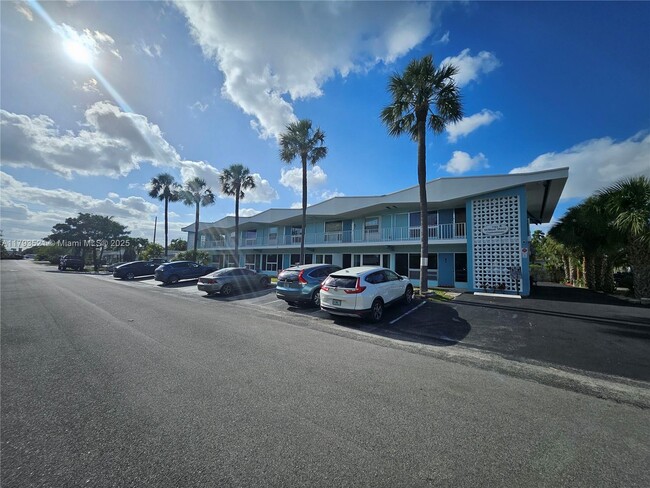 Primary Photo - 733 NW 30th Ct