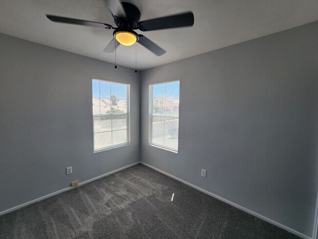 Building Photo - NW 95 and Lake Mead