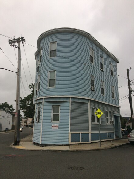 Building Photo - 67 Greenwich St