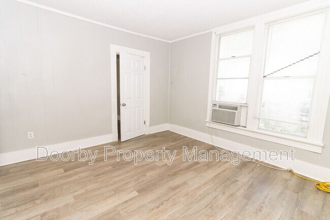 Building Photo - 2901 E 47th St