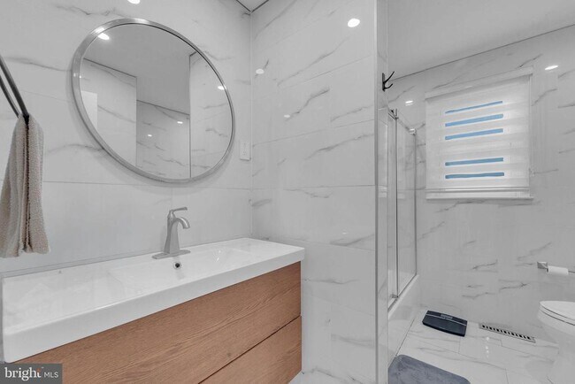 Building Photo - 91 2nd St