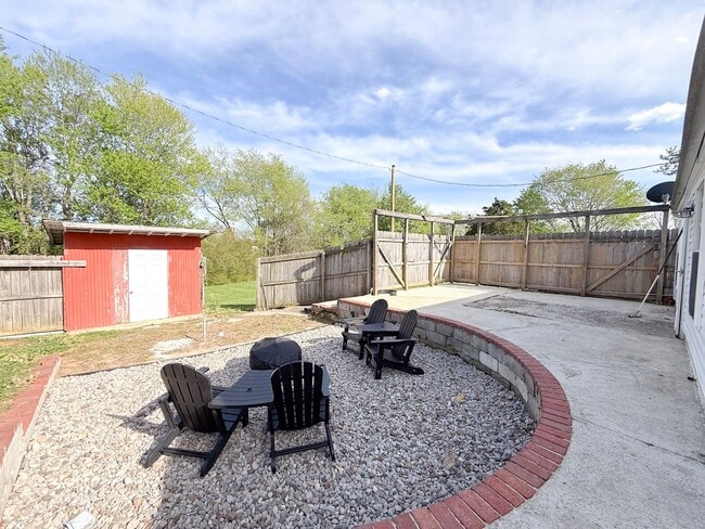 Building Photo - Spacious 3 Bedroom Home with Limited-Time $500 Move-In Special