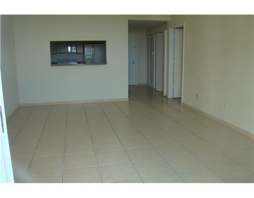 Building Photo - 2475 Brickell Ave