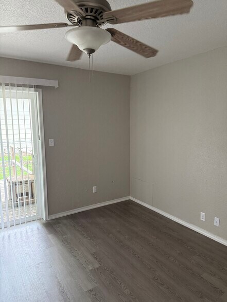 The back bedroom. - 1621 Chestnut St