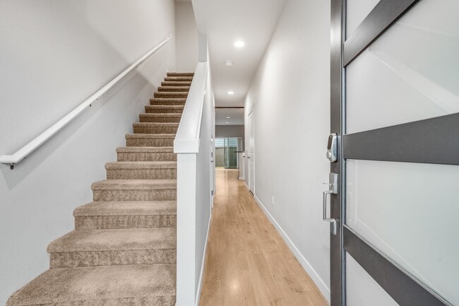 Building Photo - Beautiful 3 Bed, 2.5 Bath Rental Home in H...