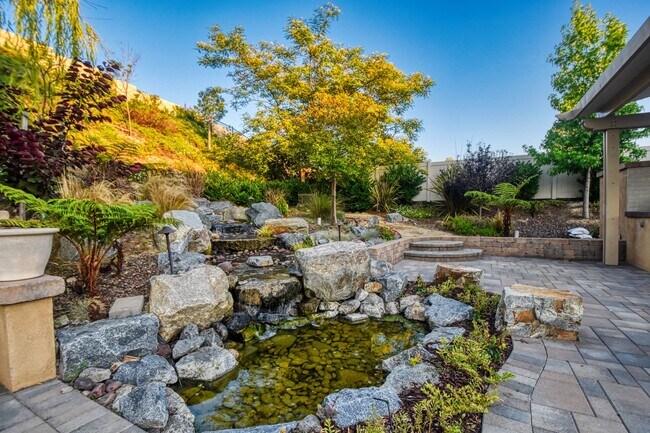 Building Photo - 5 Bedroom Resort-Style Estate with Pool, Spa & RV Parking