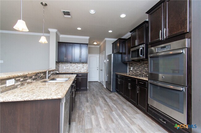 Building Photo - 3264 Vineyard Trail