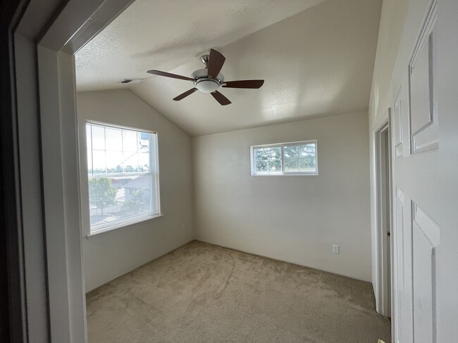 Building Photo - 248 Hiatt Ln