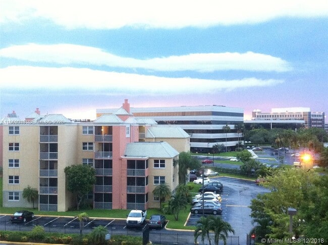 Building Photo - 8290 Lake Dr