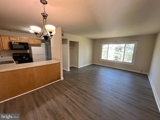 Building Photo - 105 Berry St