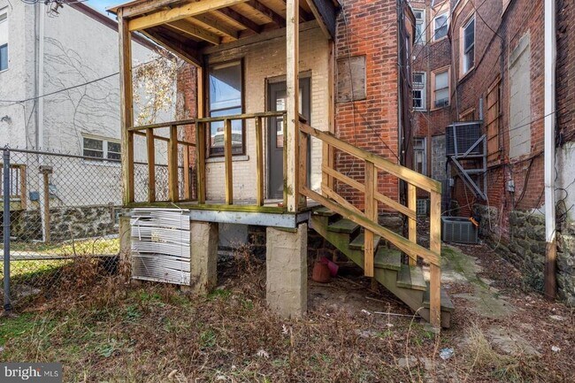 Building Photo - 5147 Hazel Ave