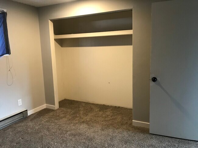 Building Photo - 1615 4th St