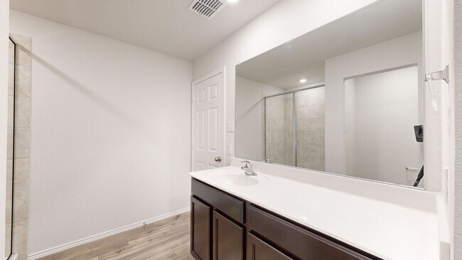 Building Photo - LIKE BRAND NEW HOUSE FOR RENT IN TROY!!!