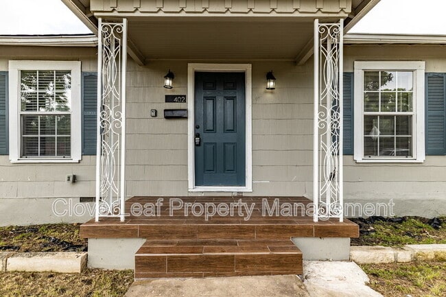 Building Photo - 402 W Wildwood Dr